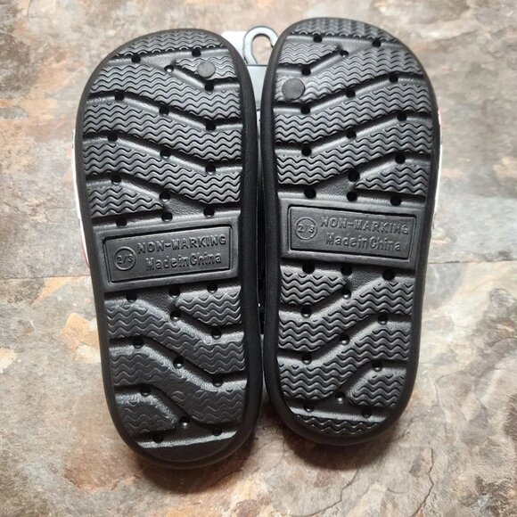 Hello Kitty Big Kids Slides / Sandals - Size 2-3 - NWT - Picture 4 of 4